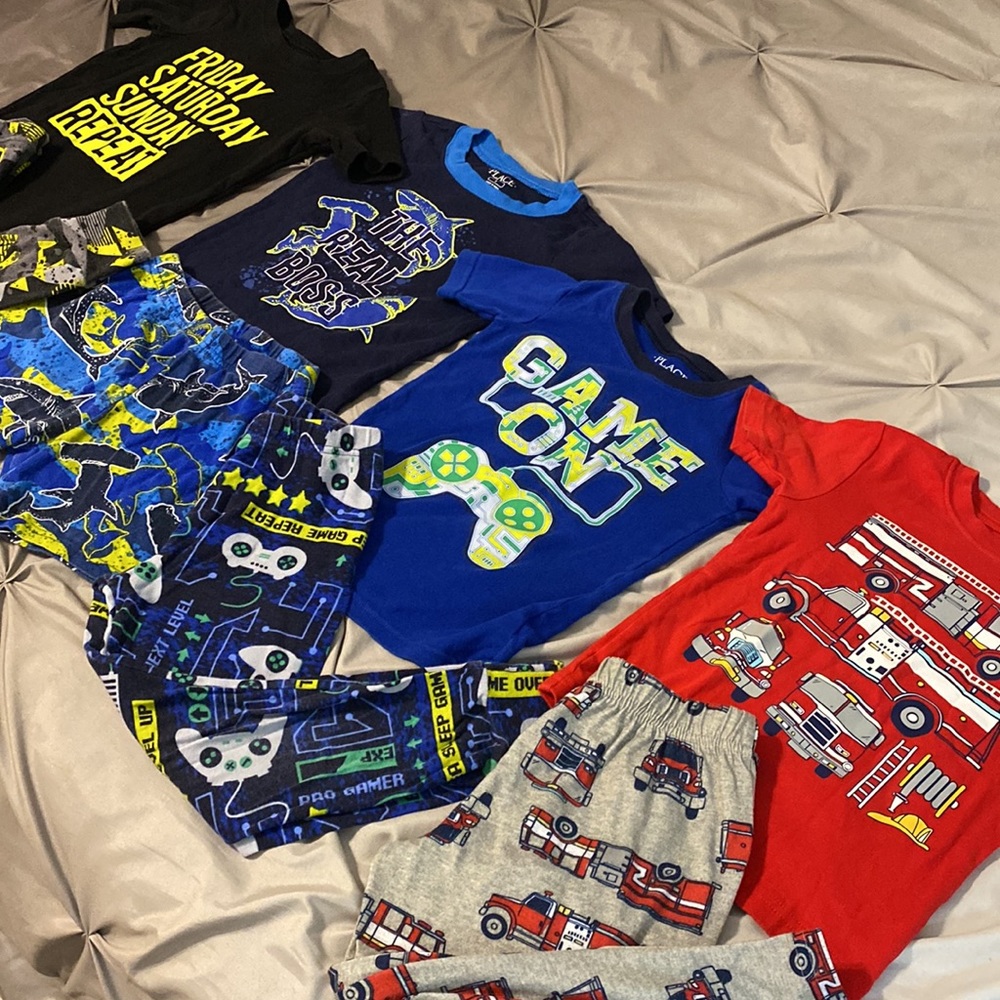 🔥 Pajamas Set of 4 Boys Size 5